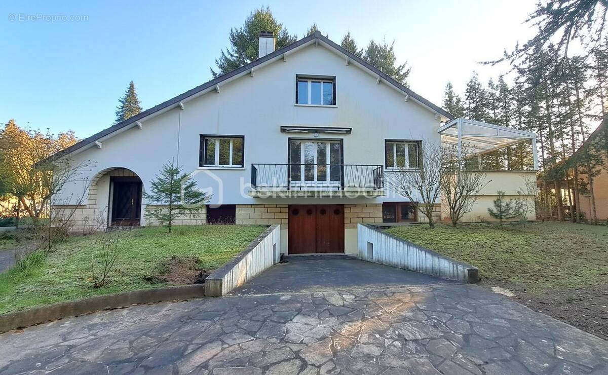 Maison à NEUVILLE-SUR-OISE