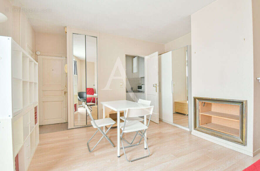 Appartement à PARIS-7E