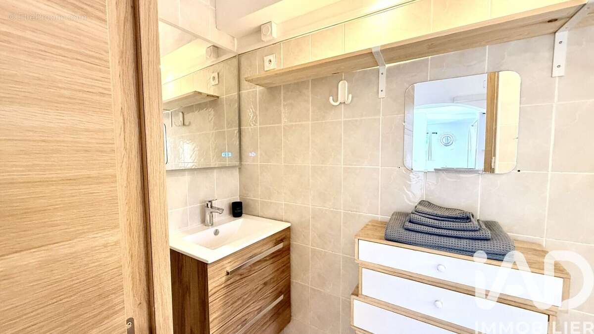 Photo 9 - Appartement à ROQUEBRUNE-SUR-ARGENS