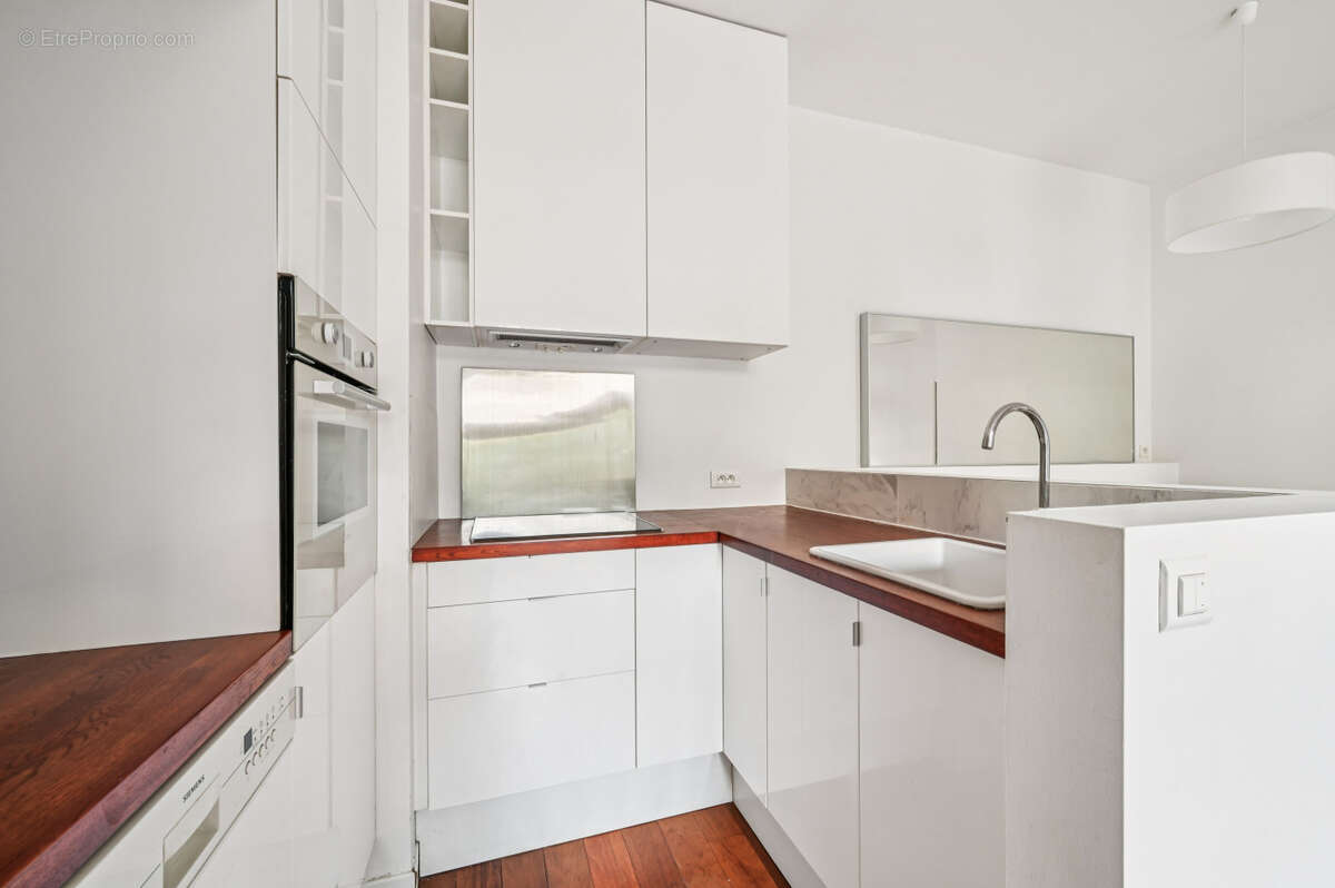 Appartement à PARIS-14E