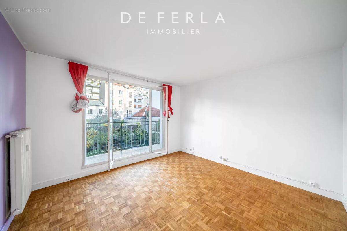 Appartement à PARIS-15E