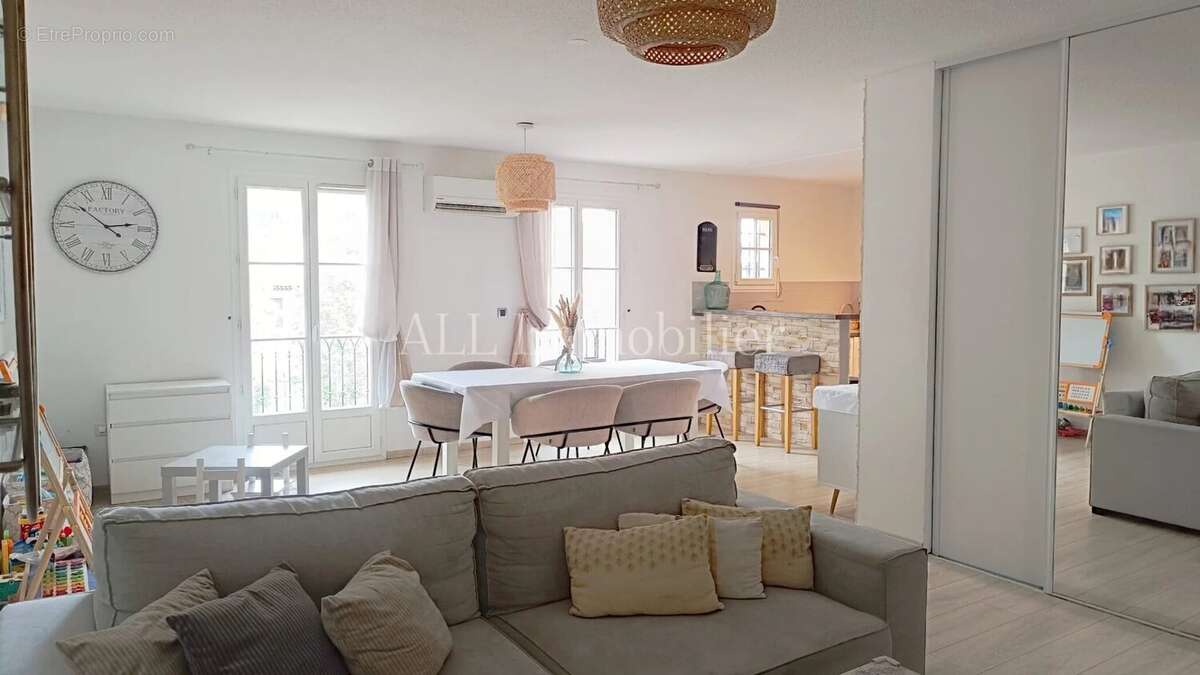 Appartement à LA MOLE