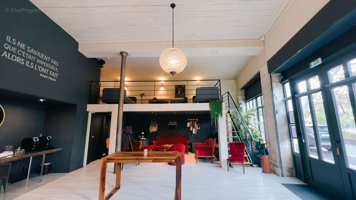 Loft Commercial Atypique et Haut de Gamme – Hyper Centre de Pau - 130M² - photo 3