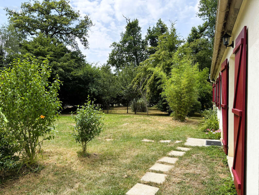 Maison à BAZOCHES-SUR-LE-BETZ
