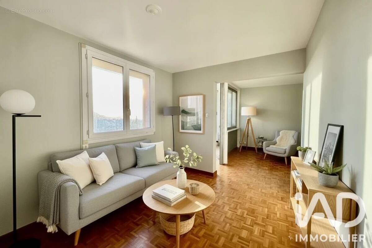 Photo 1 - Appartement à MARSEILLE-9E