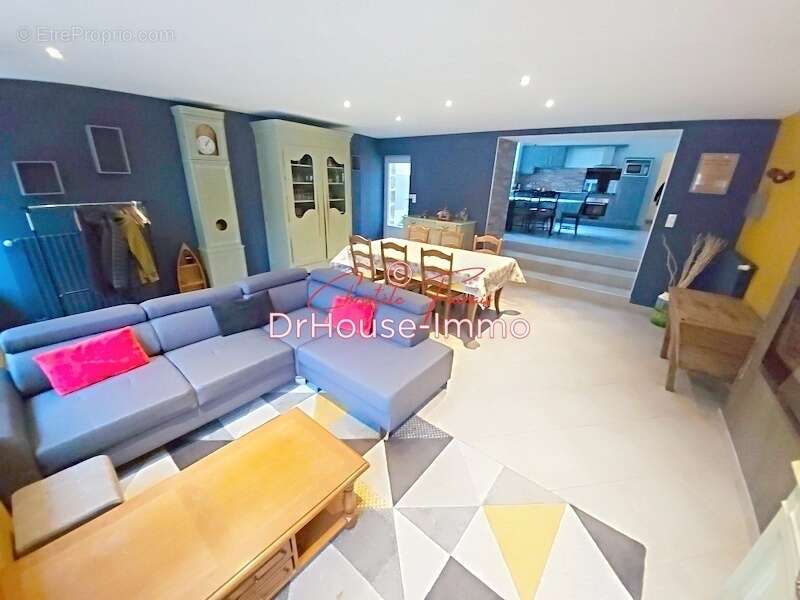 Maison à LOUVIGNE-DU-DESERT