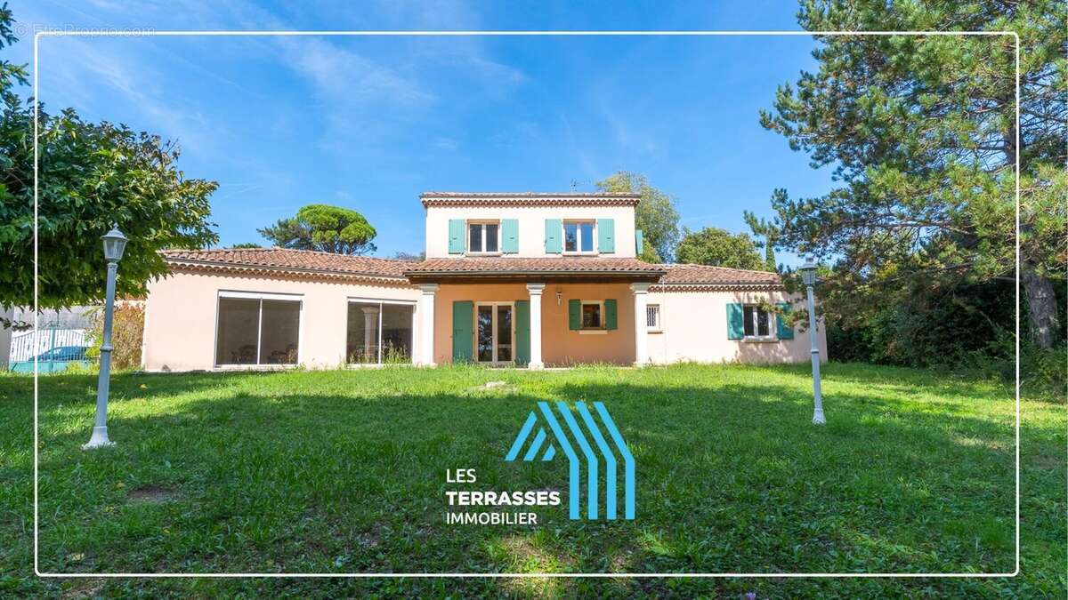 Maison à MONTELIMAR