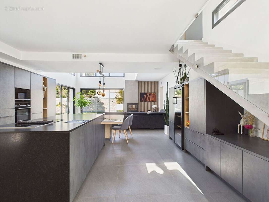 Maison à VILLENEUVE-LES-AVIGNON