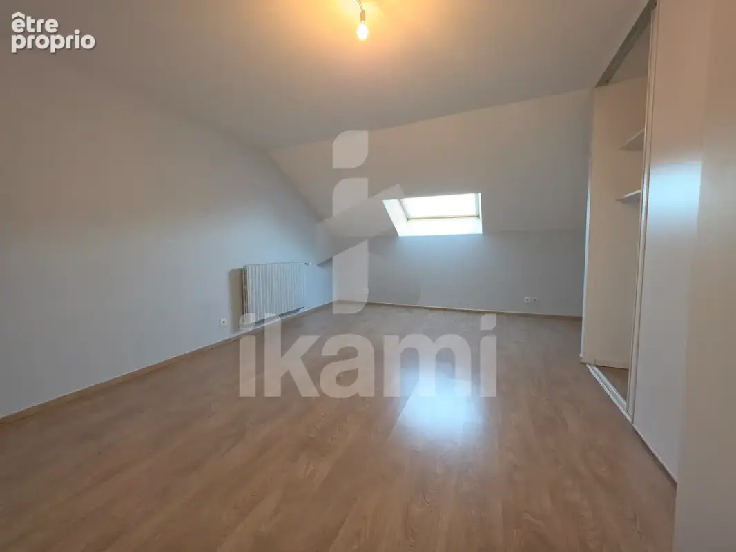 Maison de village en pierre   86 m2   Impasse au calme, cour et terrasse - photo 12