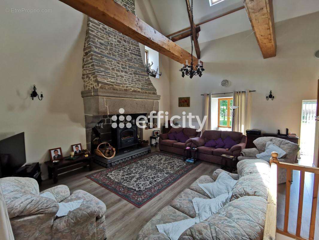 Maison à SAINT-SEVER-CALVADOS