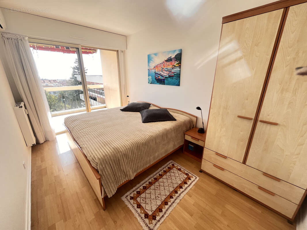 Appartement à VALLAURIS