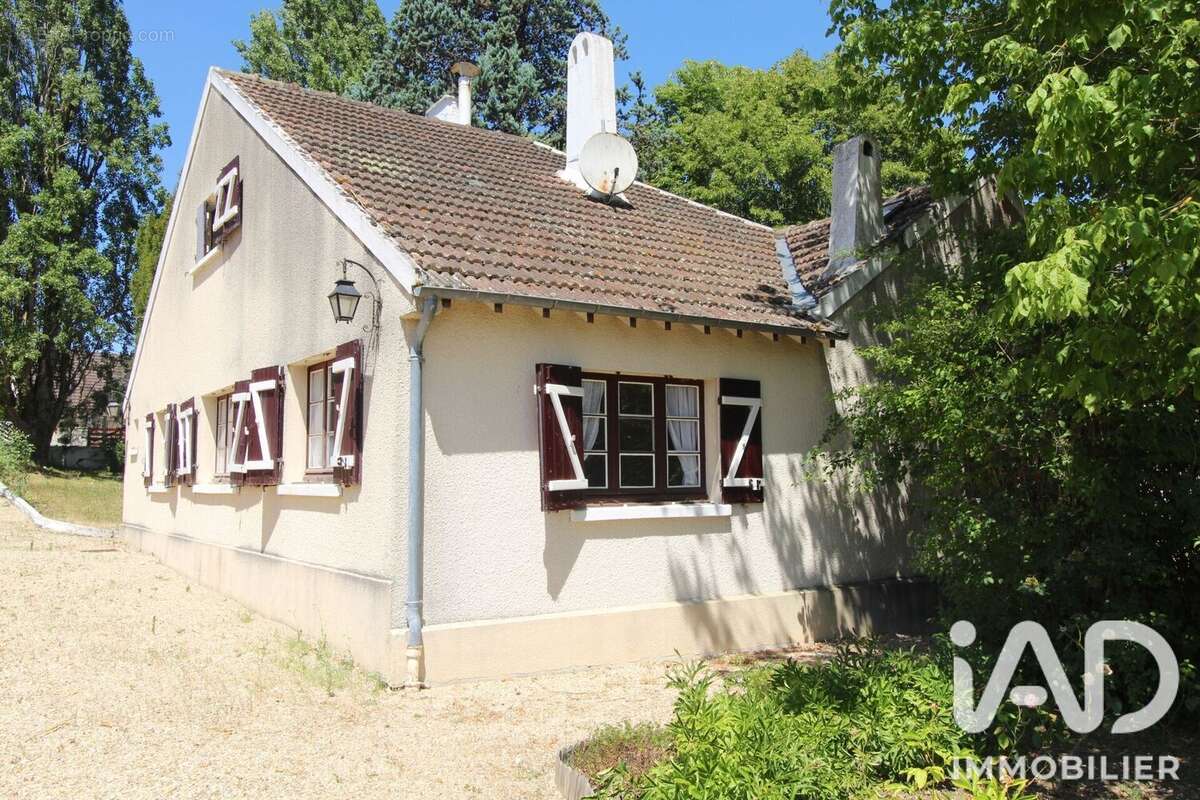 Maison 128 m² à Saint-Fargeau-Ponthierry  - photo 2