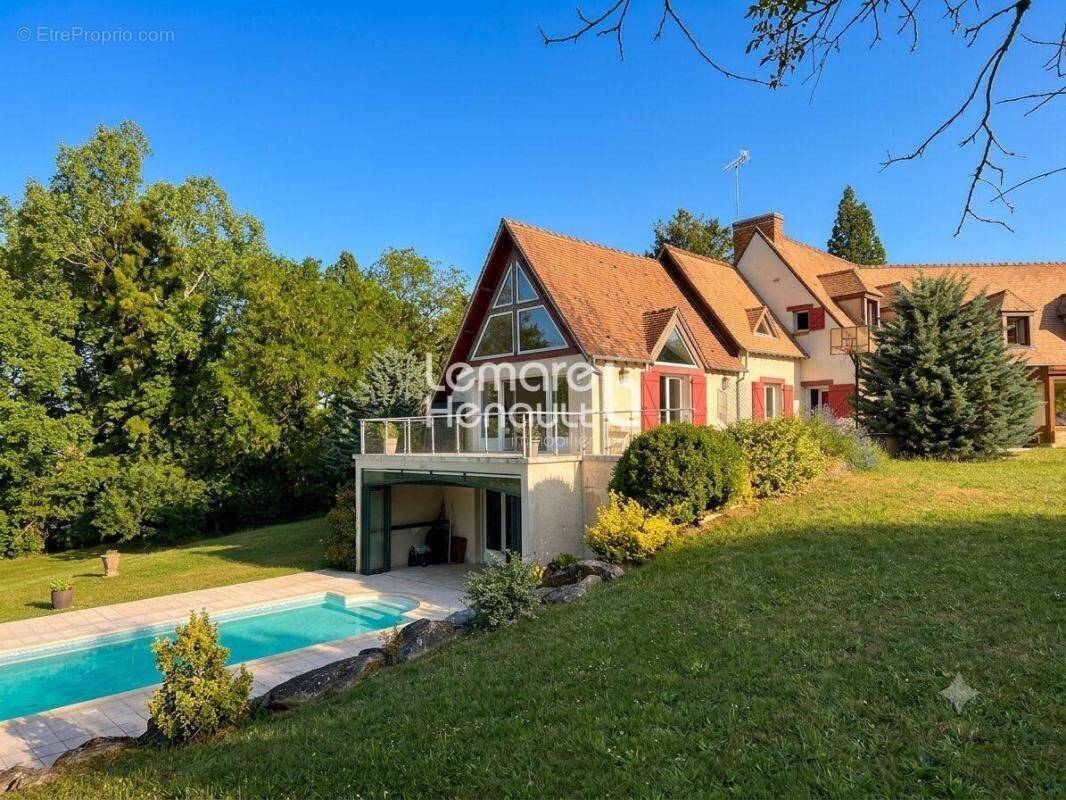 Maison à HOUDAN