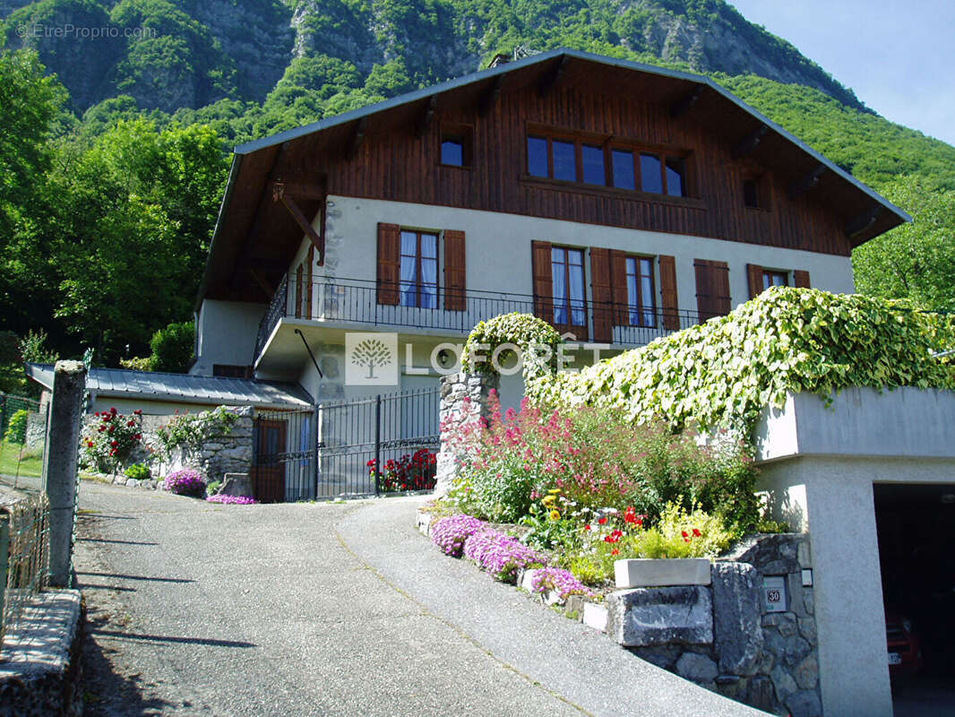 Maison à vendre à Montailleur avec vue sur la montagne - photo 2