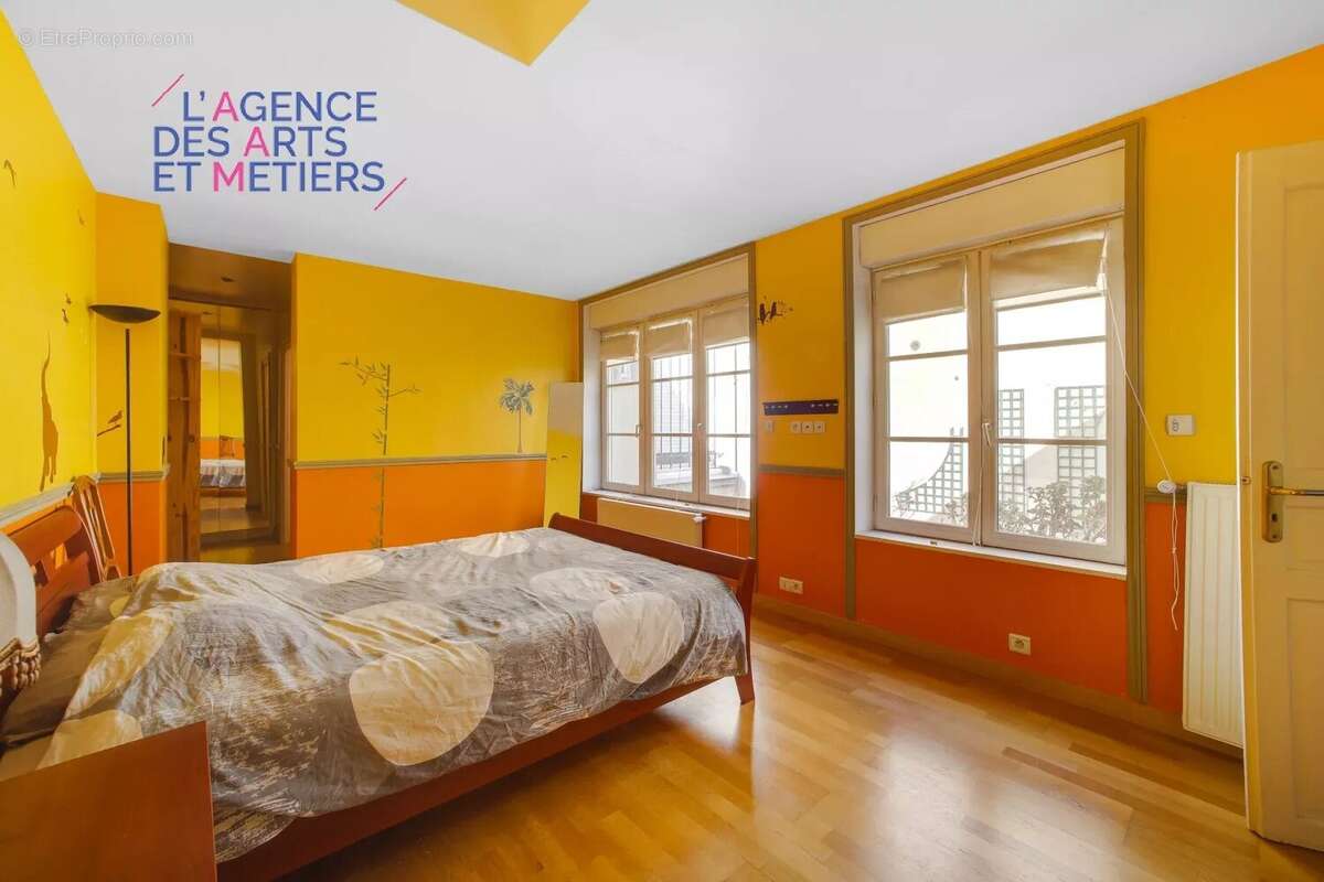 Appartement à PARIS-3E