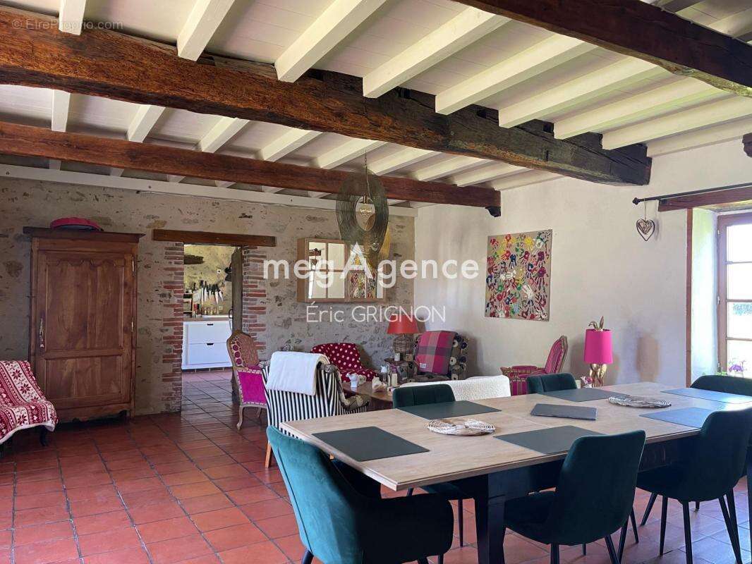 Maison à NIEUL-LE-DOLENT