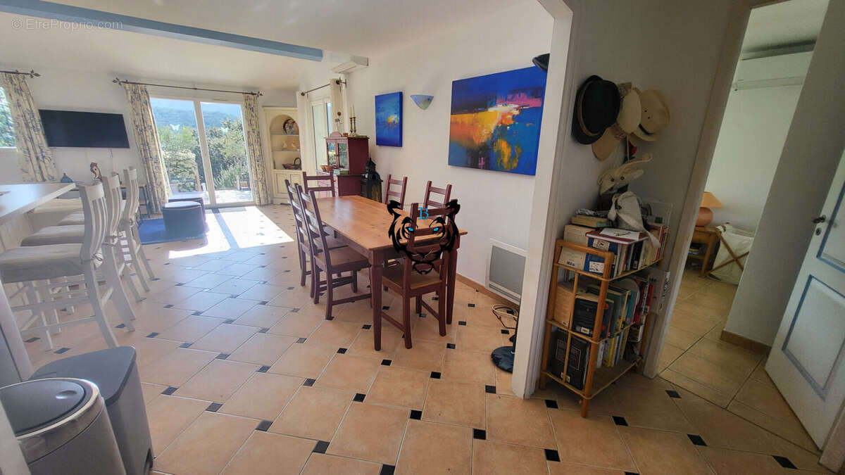 Maison à ROQUEBRUNE-SUR-ARGENS