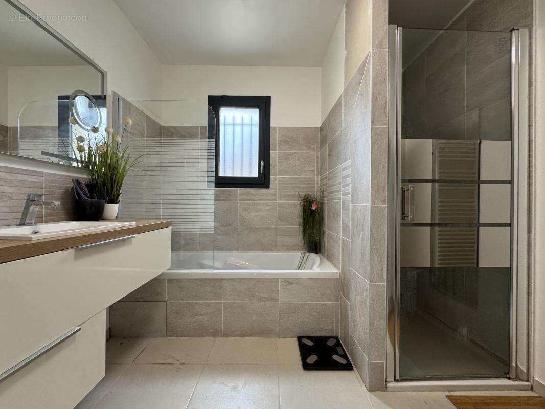 Maison 102 m² à Camaret-Sur-Aigues  - photo 10
