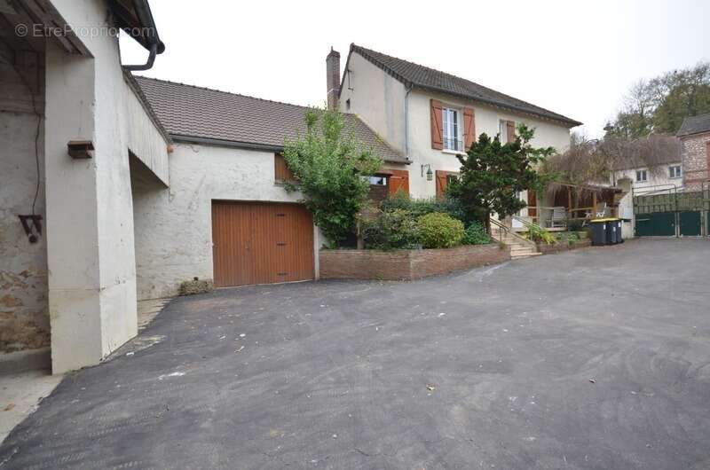 LA FERTE GAUCHER (77) à vendre Maison de caractère, idéale pour un artisan ou profession libérale - photo 2