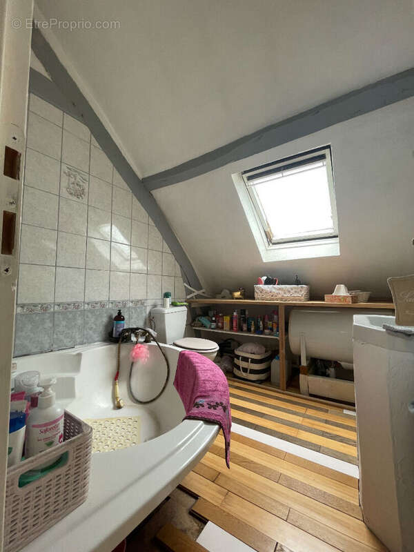 Maison à LA NEUVILLE-ROY