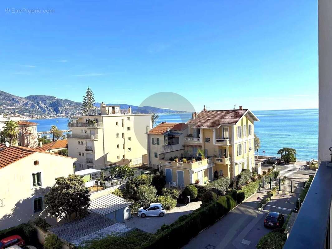 Appartement à ROQUEBRUNE-CAP-MARTIN