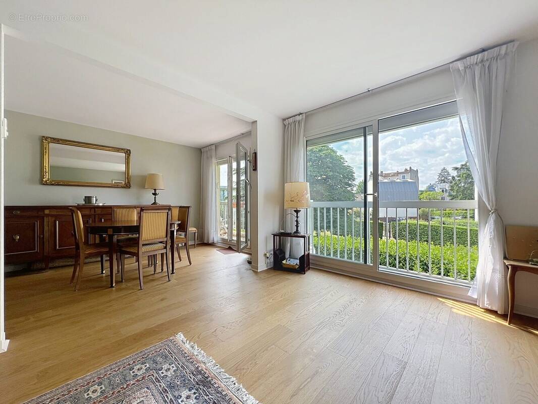 Appartement à GARCHES