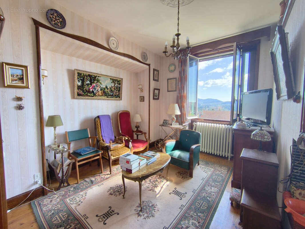 Maison à SAINT-REMY-SUR-DUROLLE