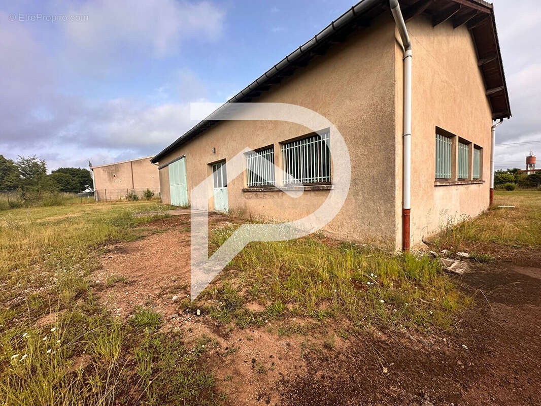 Commerce à CHANTEHEUX