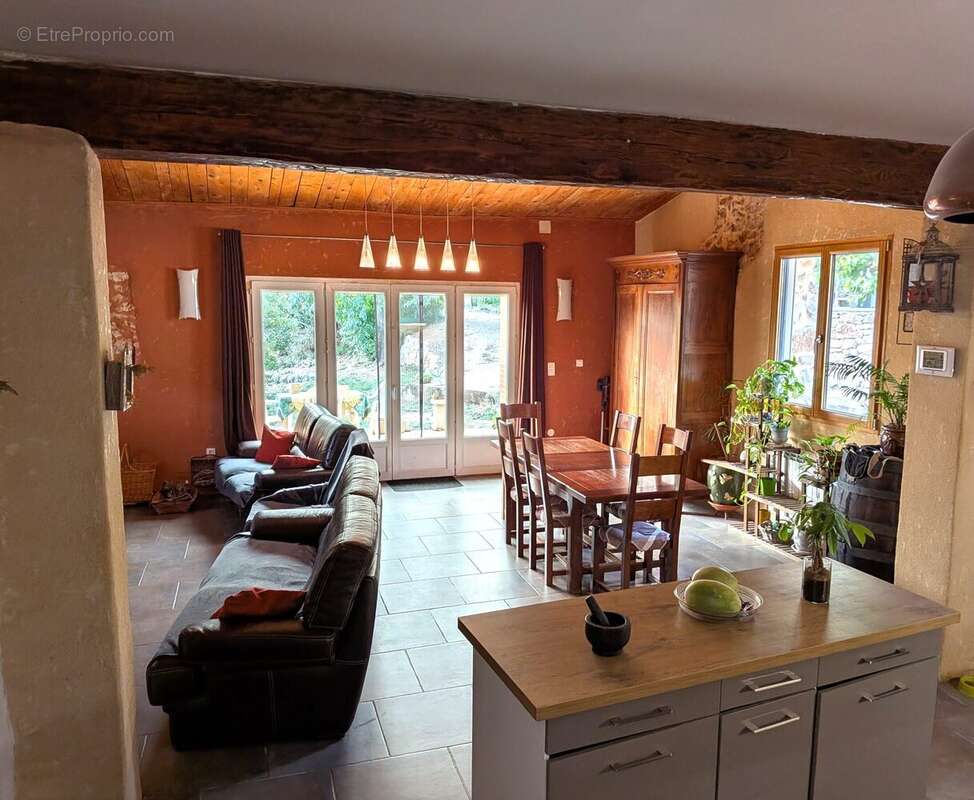Maison 195 m² à Brissac  - photo 6