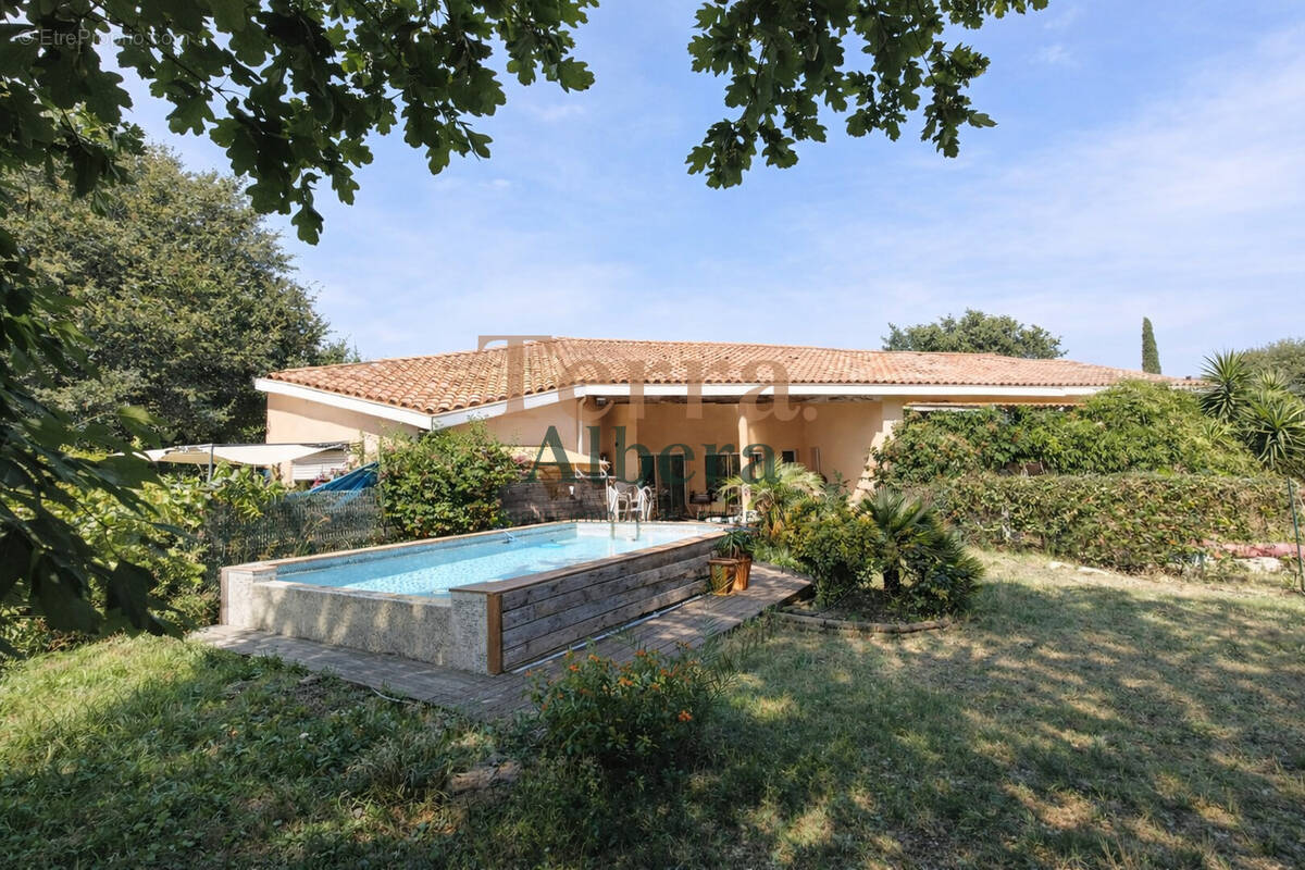 Maison à LAROQUE-DES-ALBERES