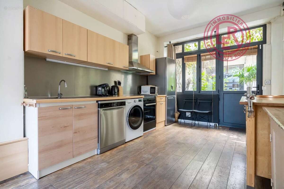Appartement à PARIS-11E