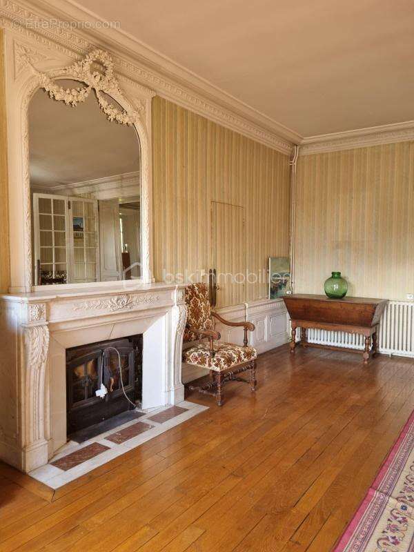 Appartement à SAINTE-COLOMBE-SUR-SEINE