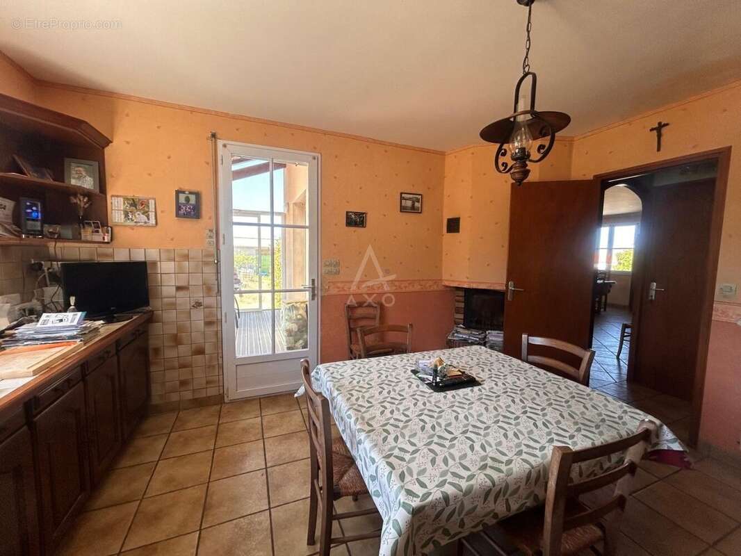 Maison sous sol, dépenance et grand terrain. - photo 3