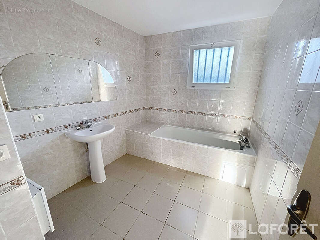 Maison à SAINT-ANDRE-DE-CUBZAC