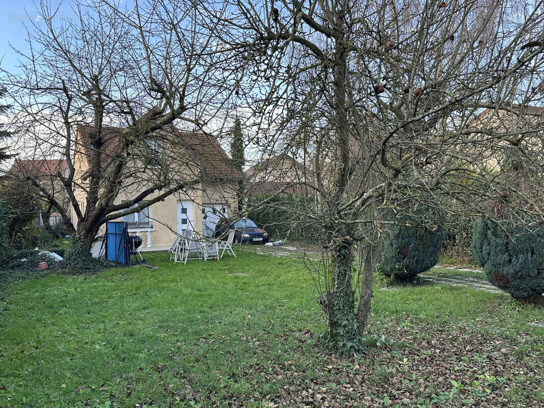 Maison à BROU-SUR-CHANTEREINE