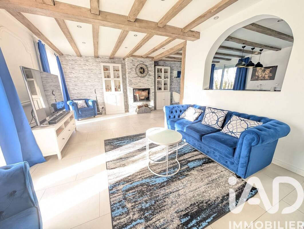 Photo 1 - Maison à SAINT-JEAN-DE-BRAYE