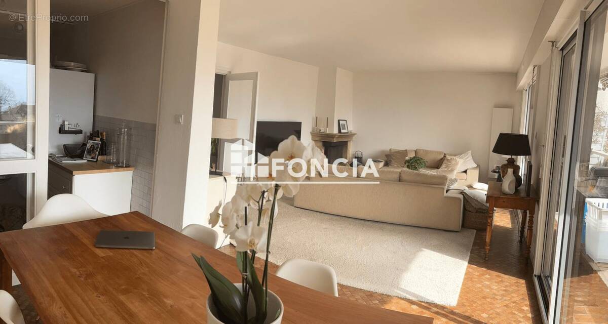 Appartement à SAINT-ISMIER