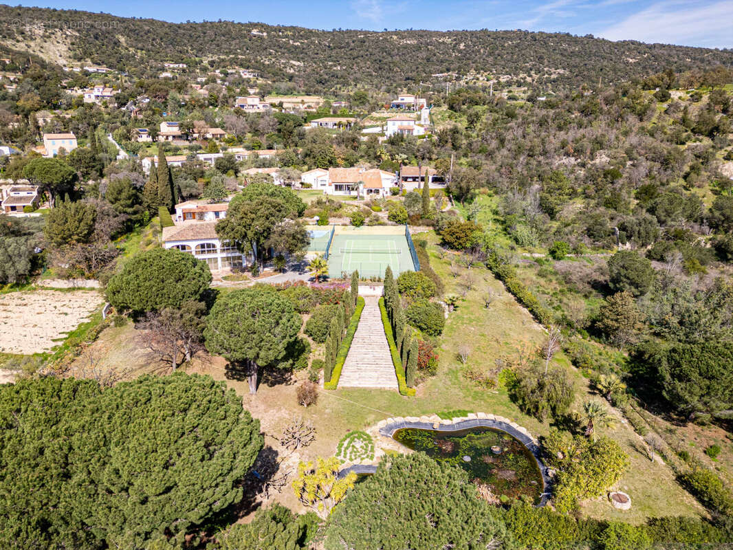 Maison à PLAN-DE-LA-TOUR