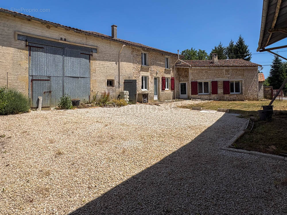 Maison à SAUZE-VAUSSAIS