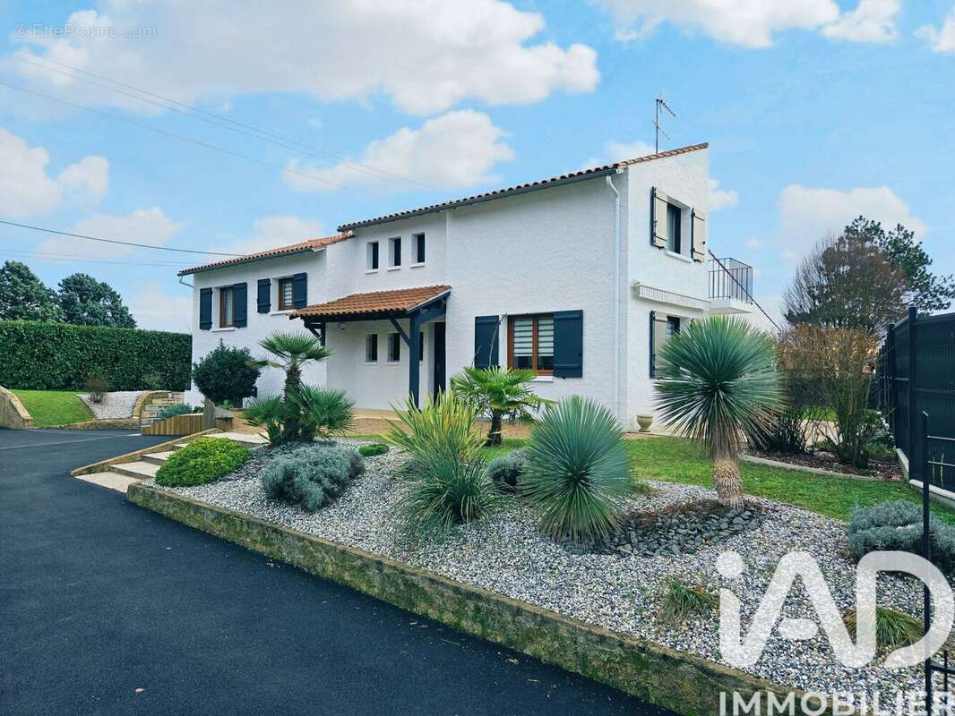 Photo 2 - Maison à MARIGNY-BRIZAY