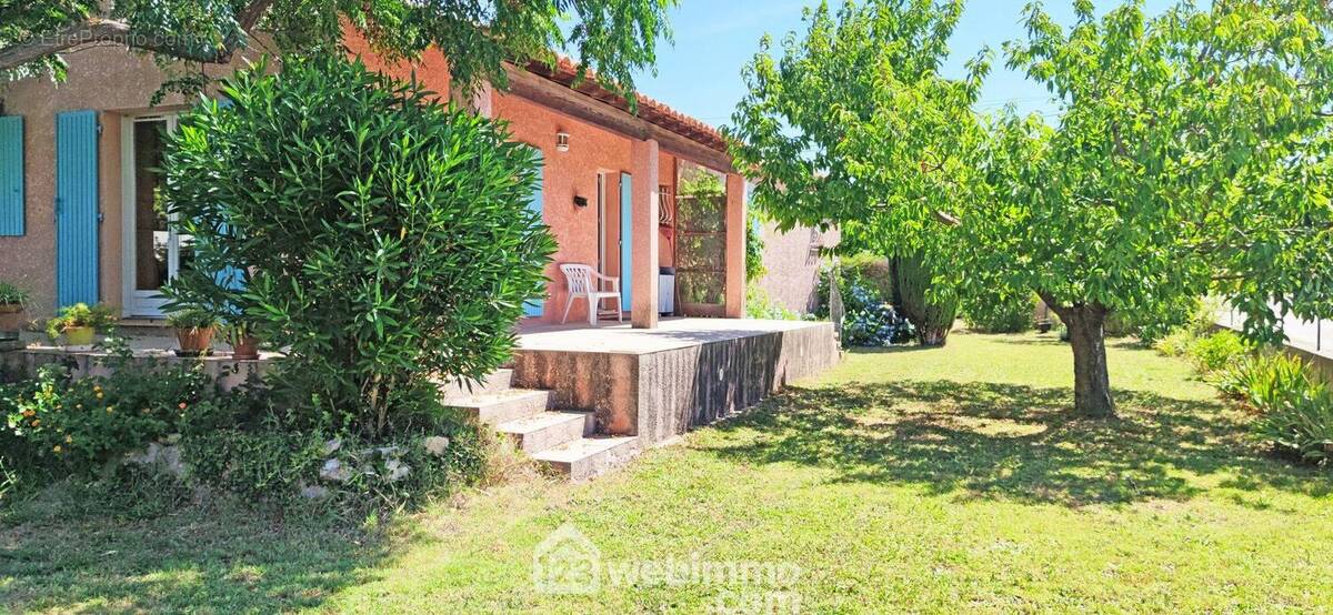 Maison à FONTVIEILLE