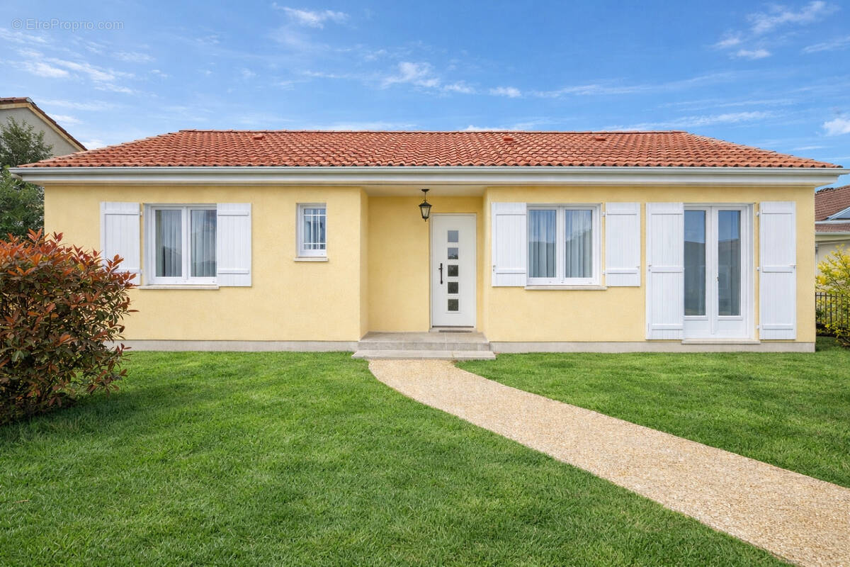 Maison à L'ISLE-D'ABEAU