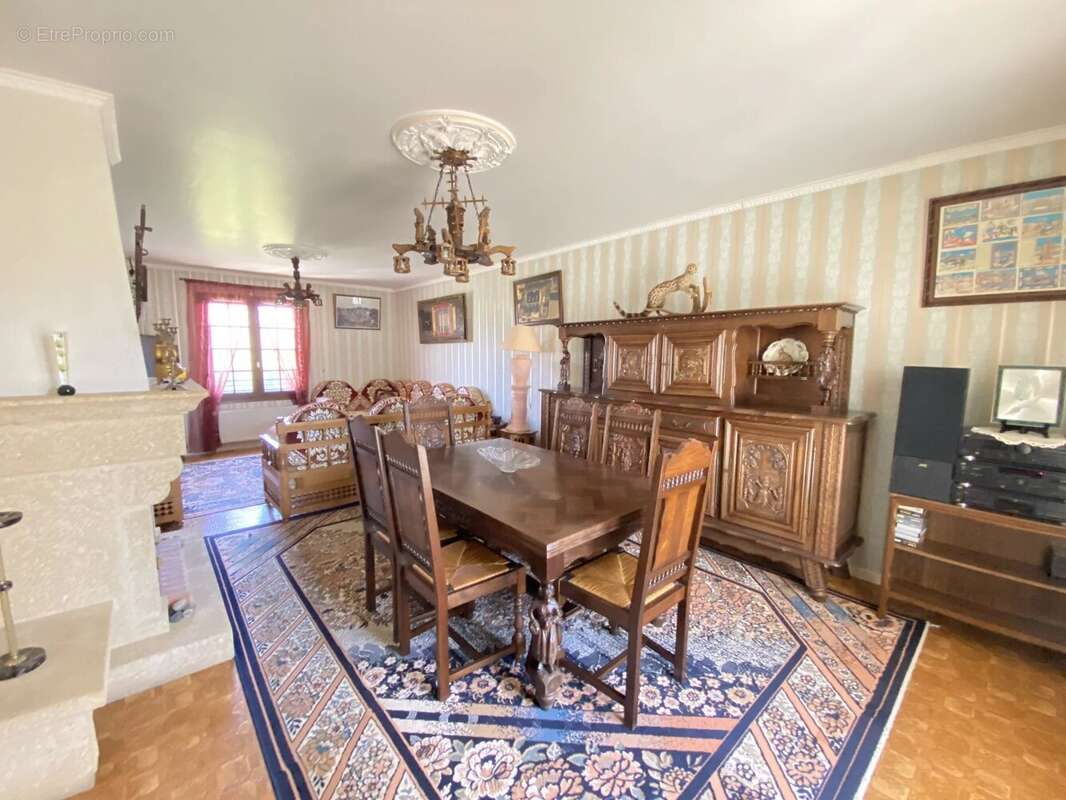 Maison à MONTREUIL-JUIGNE