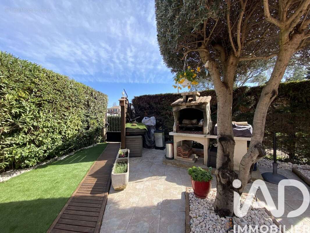 Photo 2 - Maison à EYGUIERES