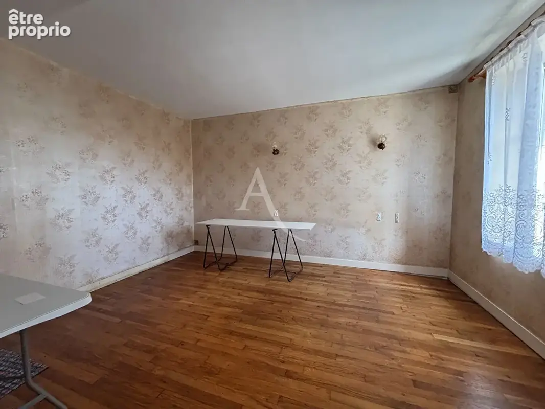 Maison ancienne avec nombreuses dépendances - photo 9