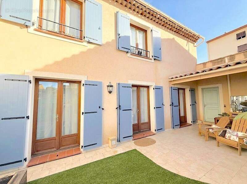 Maison à LE CANNET