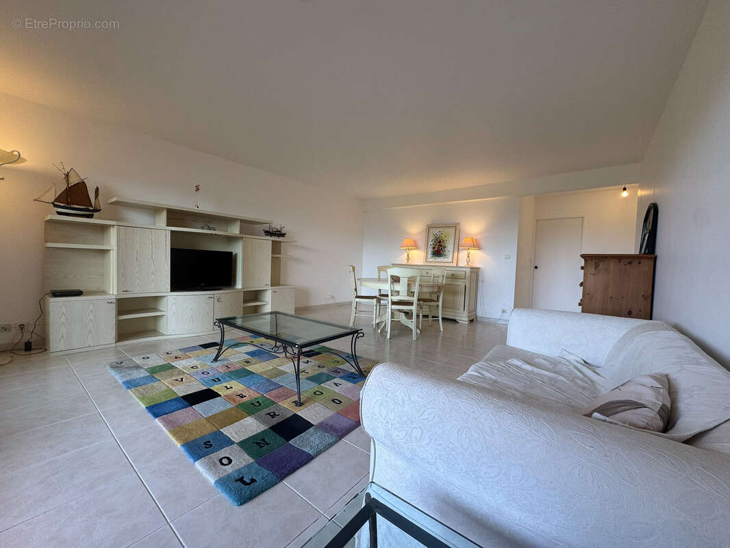 Appartement à MANDELIEU-LA-NAPOULE