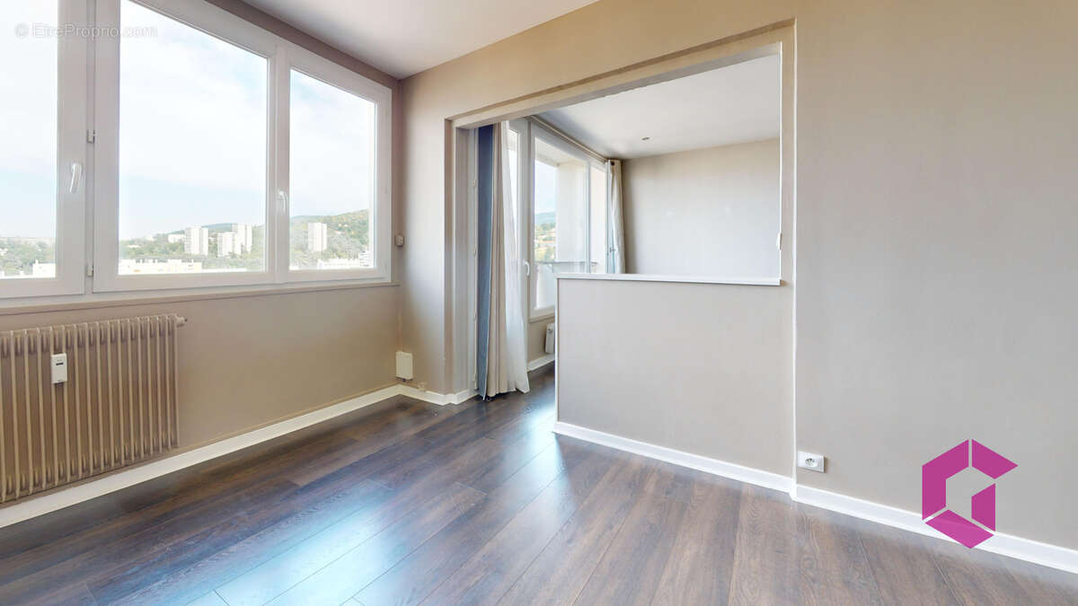 À vendre   Appartement T3/T4 de 70 m2   Dernier étage avec balcon et vue dégagée   Saint-Étienne, secteur Bell - photo 3