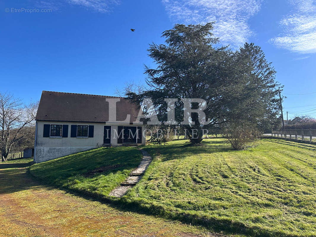 Maison à CONDE-SUR-HUISNE