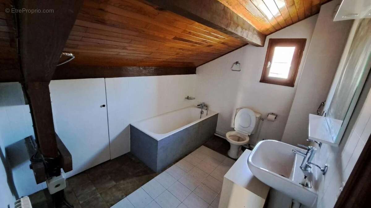 Maison à SAINT-CASSIEN